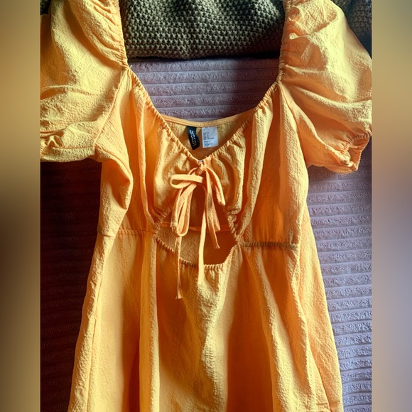 💥DIVIDED VESTIDO CORTO💥AMARILLO CANARIO💥Sz L💥NUEVO💥CM52 - Picture 2 of 10